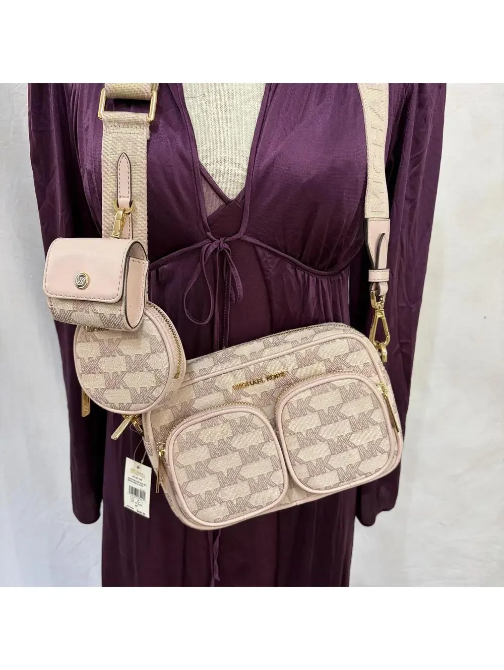 Michael Kors Jet set crossbody in monogram pink